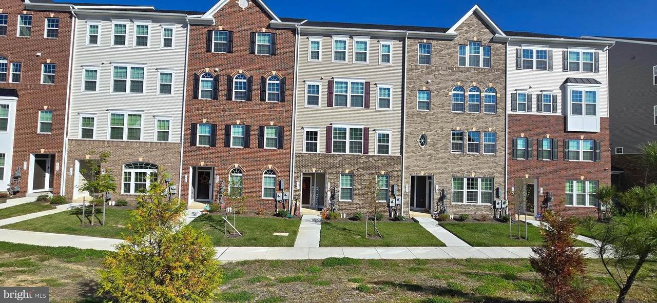 5426 Greenpoint Lane - Photo 1