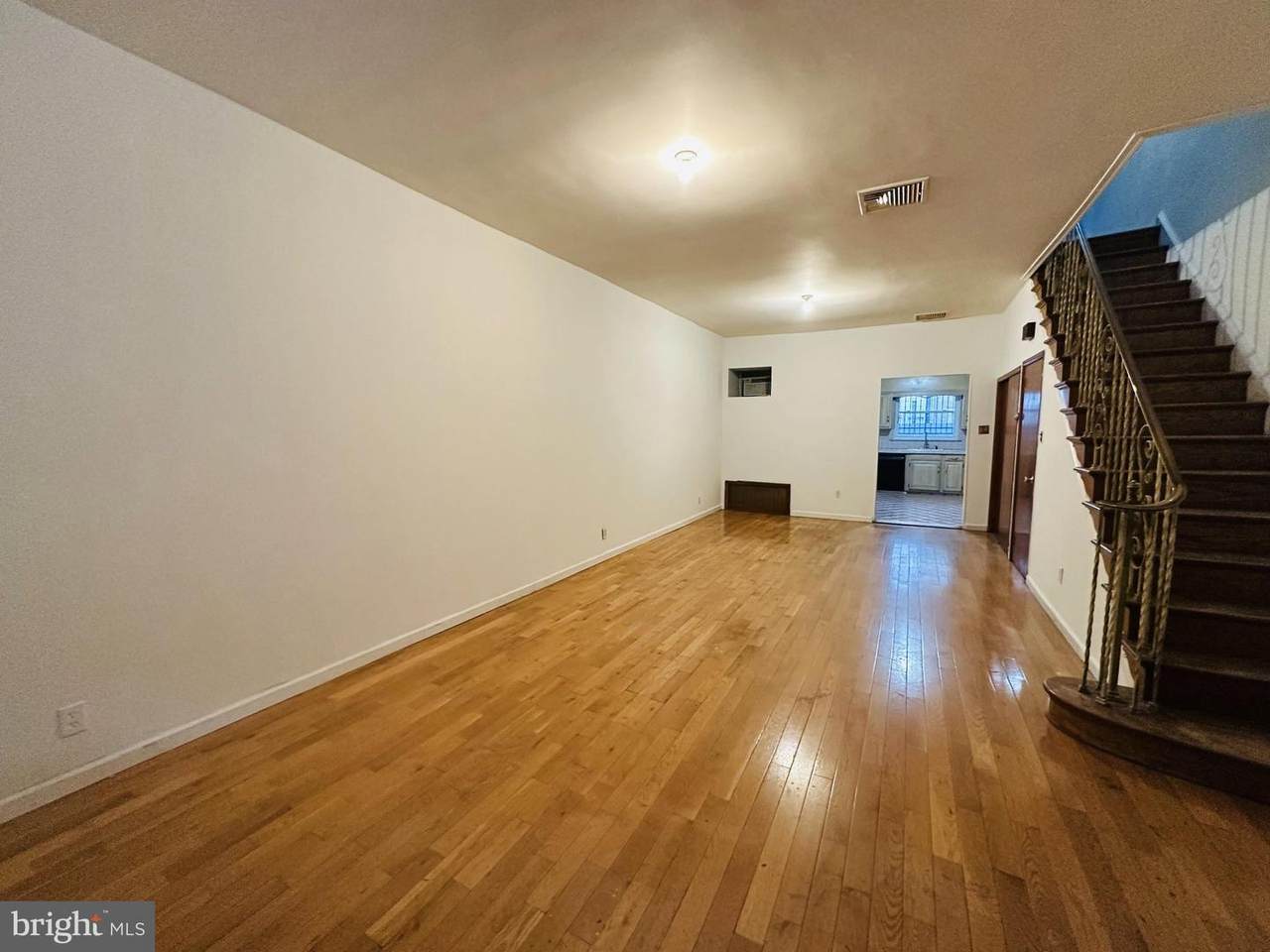 2305 9TH Street - Photo 1