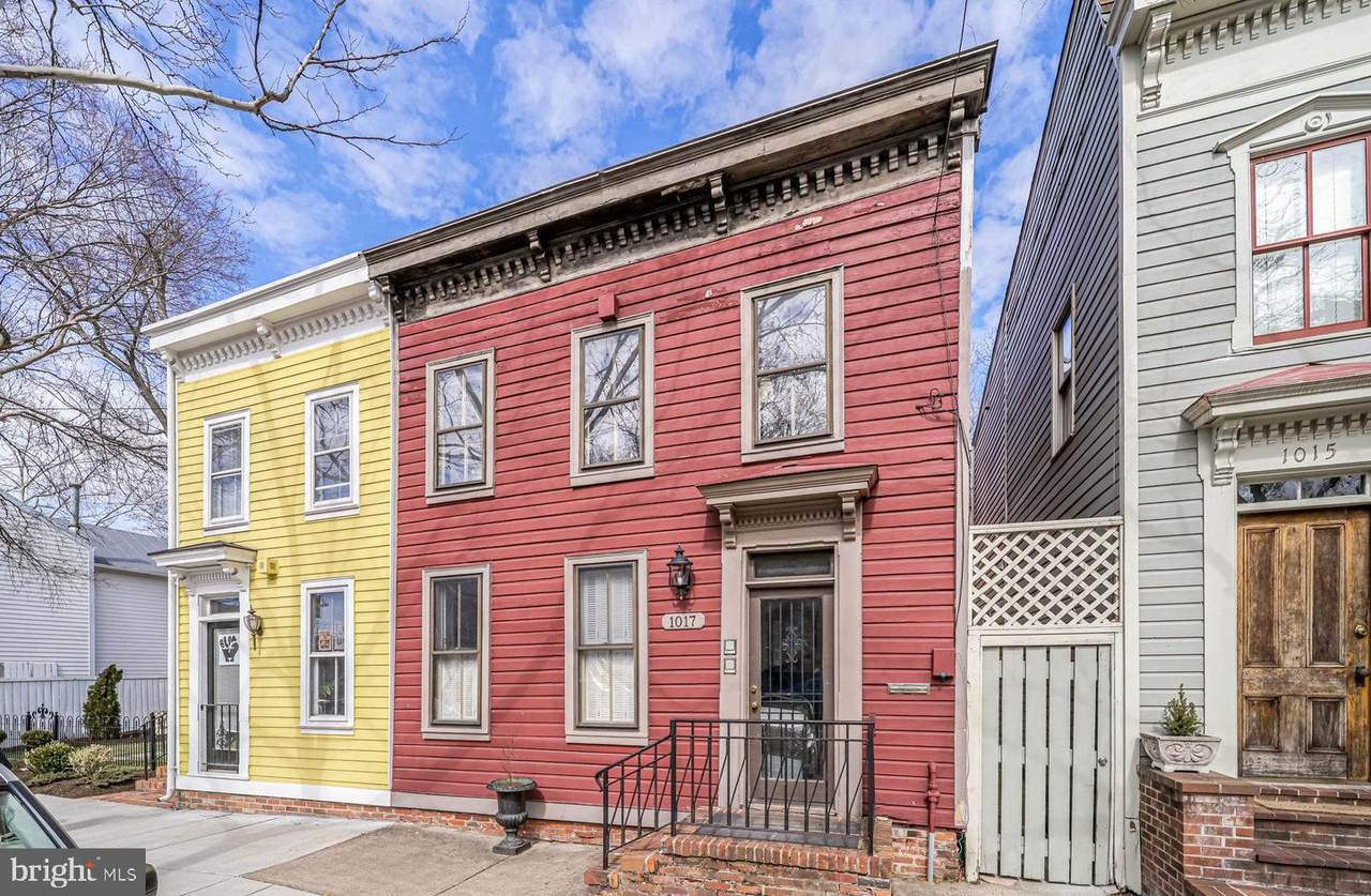 1017 Queen Street - Photo 1