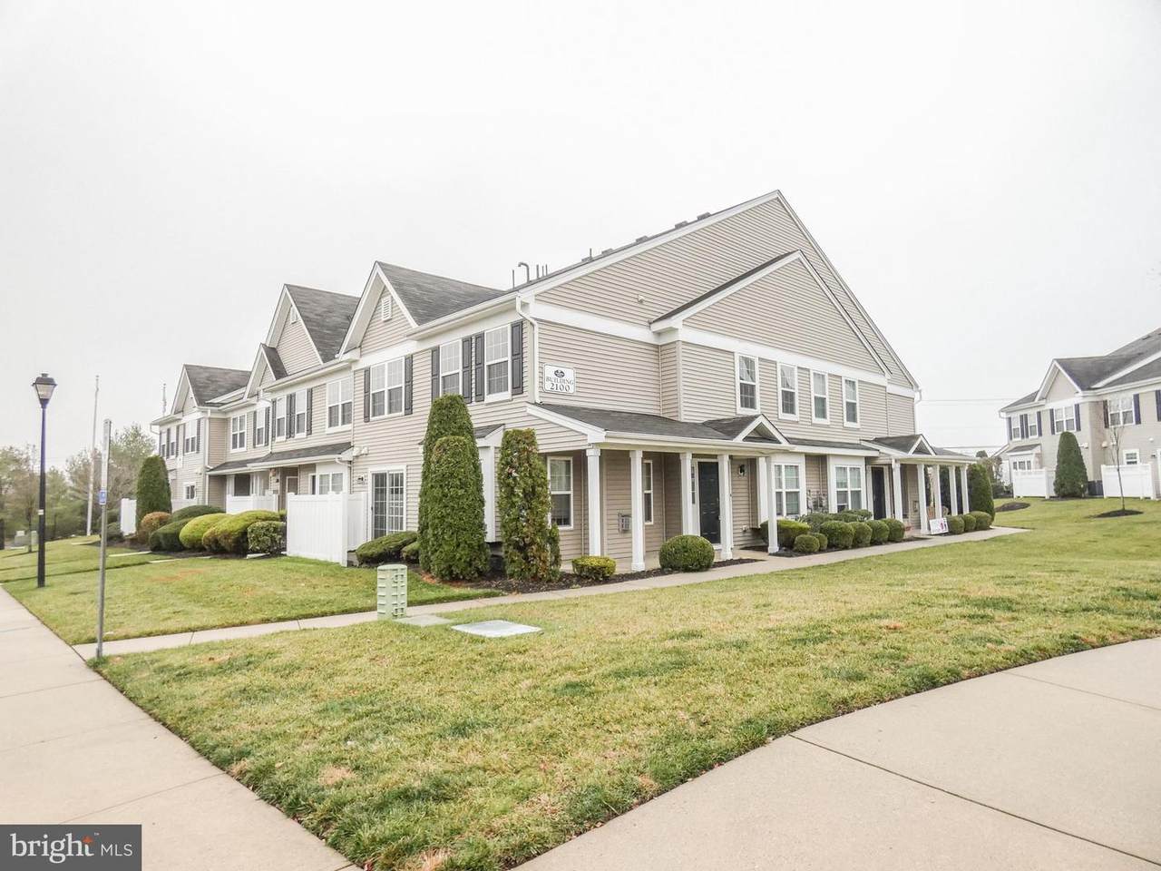 2105 Lexington Mews - Photo 1