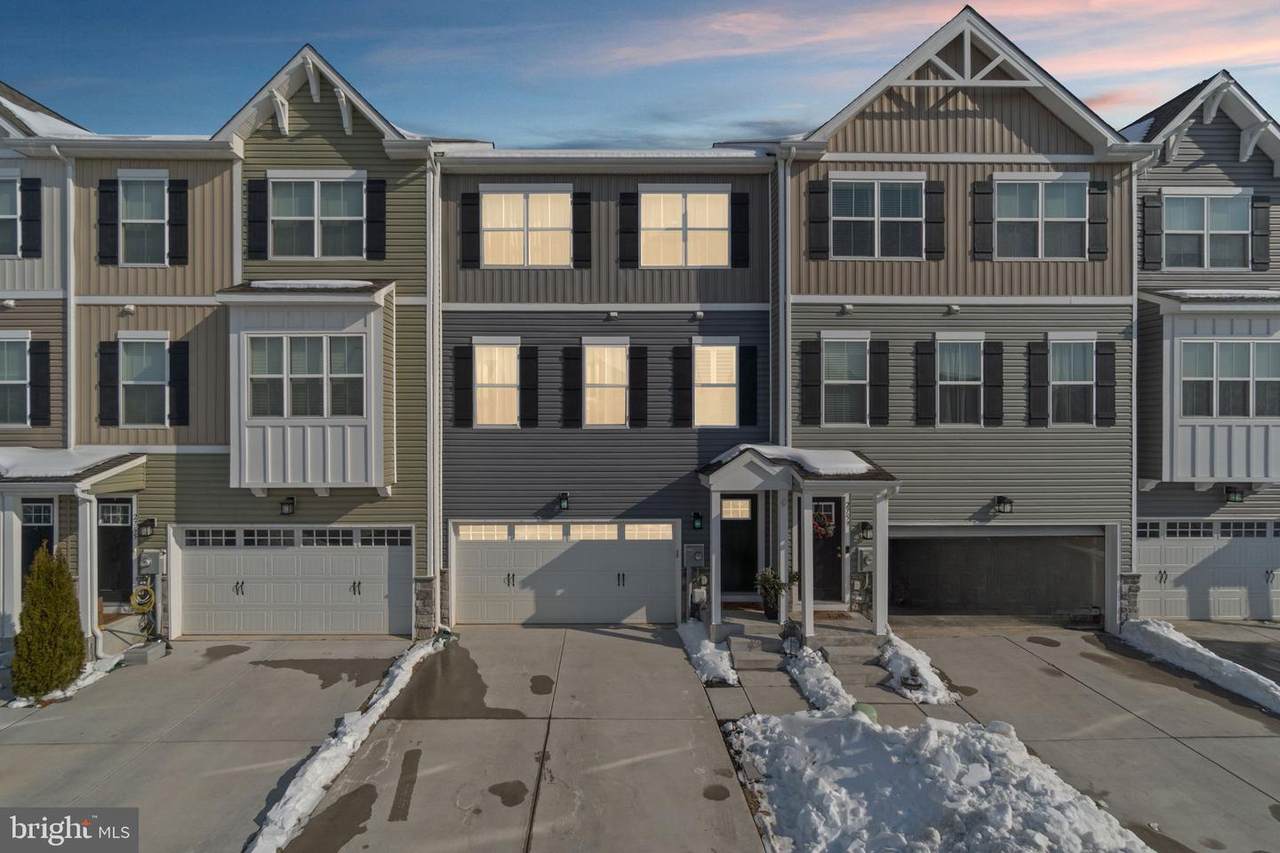 2757 Town View Circle - Photo 1