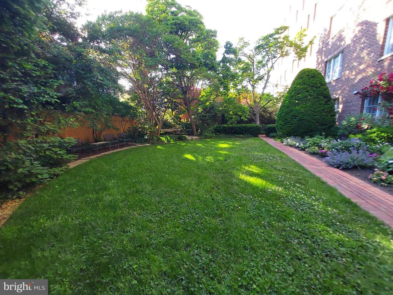 1661 Crescent Place - Photo 1