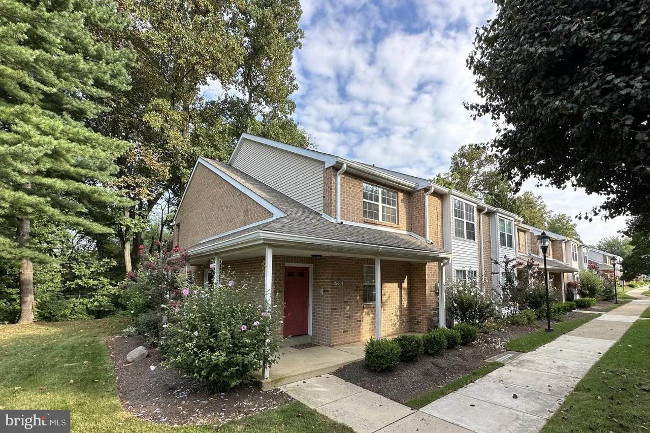 1002 Valley Glen Road - Photo 1