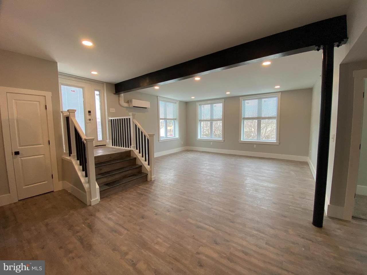 219 Hanover Street - Photo 1