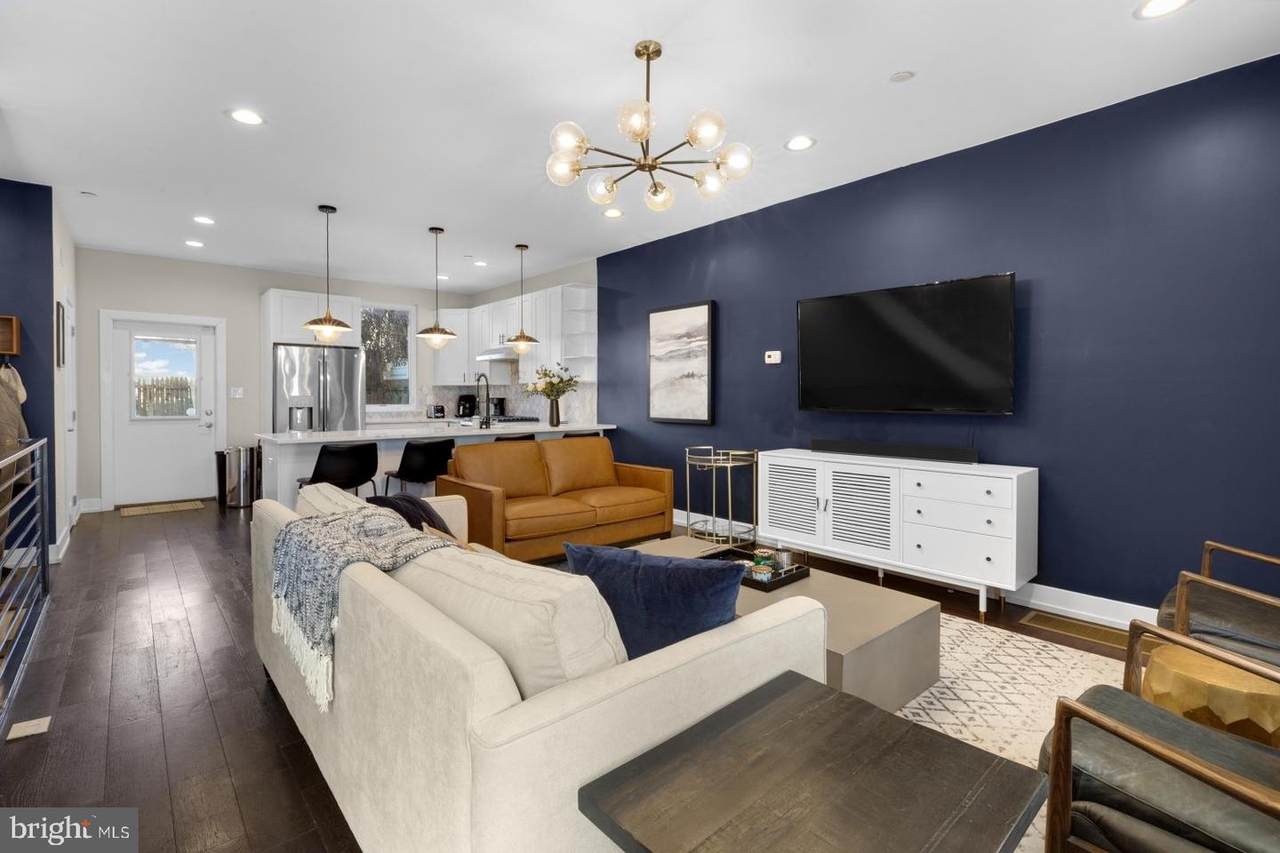 2707 Stiles - Photo 1