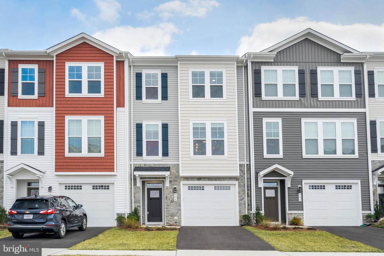 105 Checkerspot - Photo 1