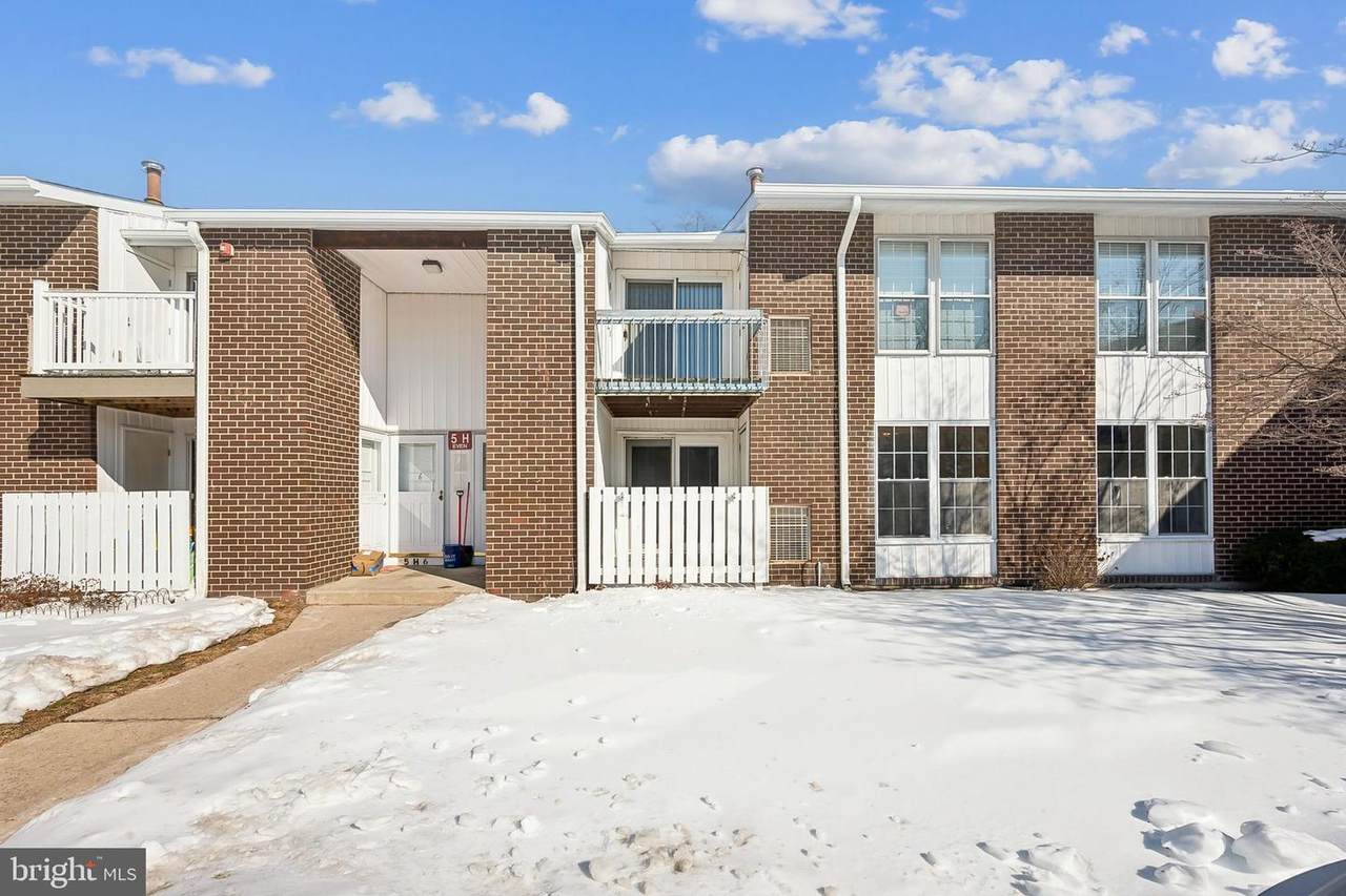 275 Green Street - Photo 1