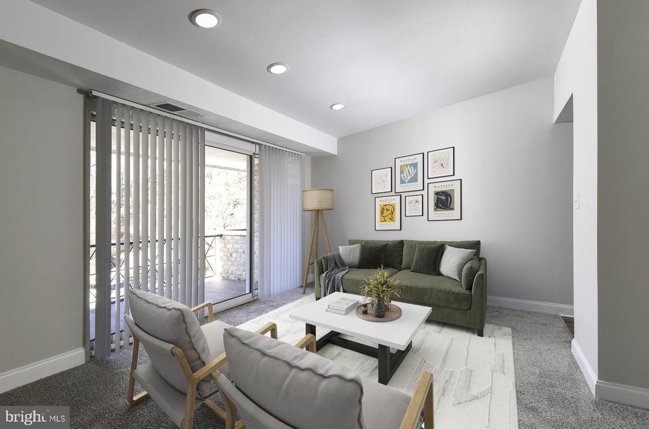 284 Iven Avenue - Photo 1