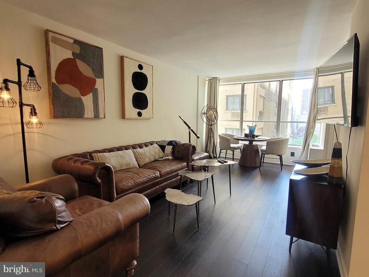 224-30 Rittenhouse Square - Photo 1