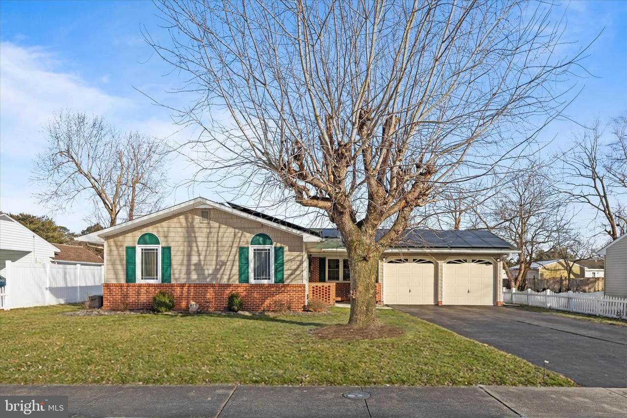 615 Hammond Street - Photo 1