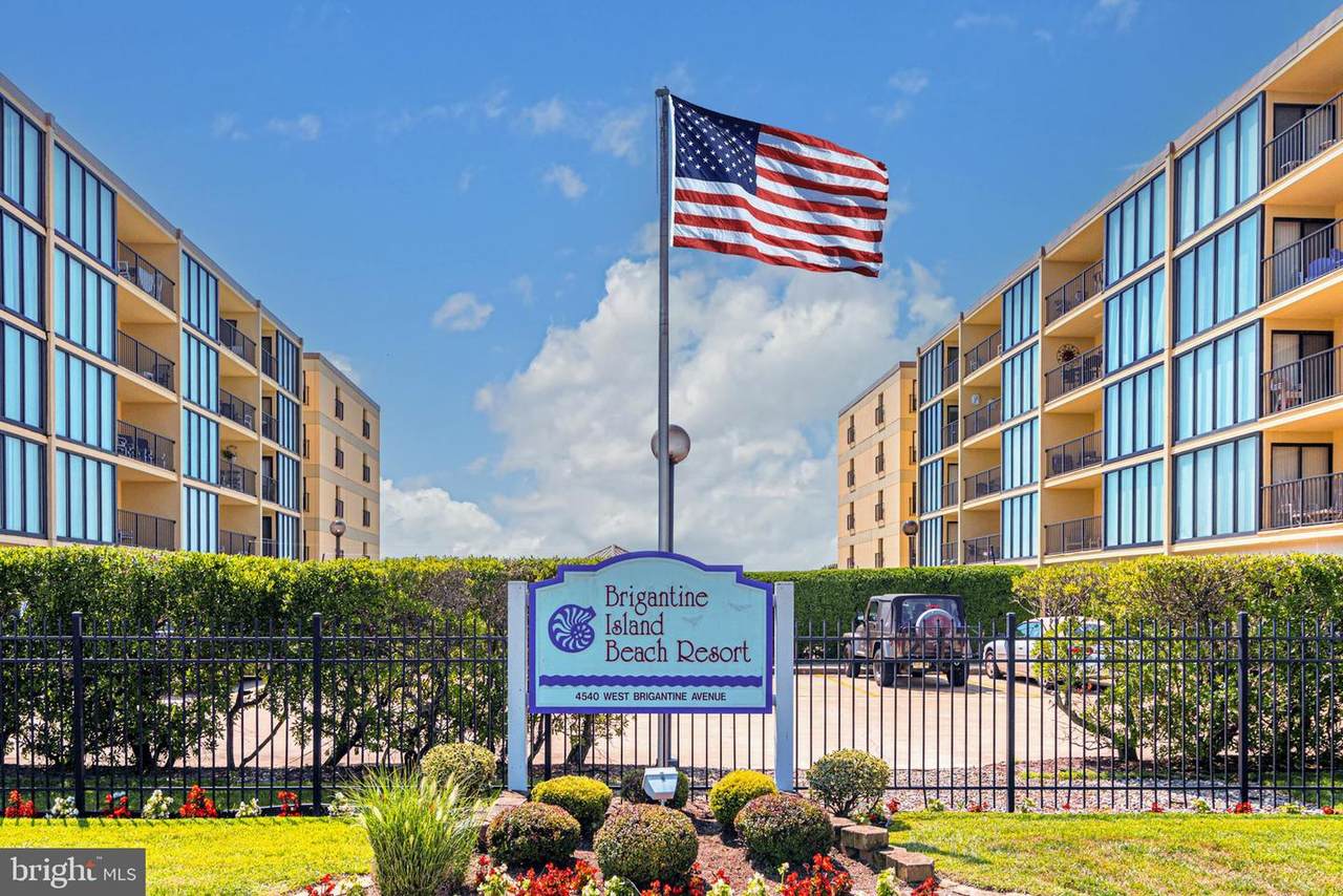 4540 W Brigantine Ave - Photo 1
