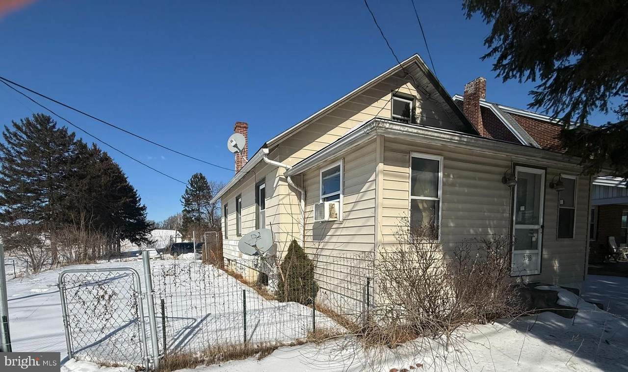 5933 Lincoln Highway - Photo 1