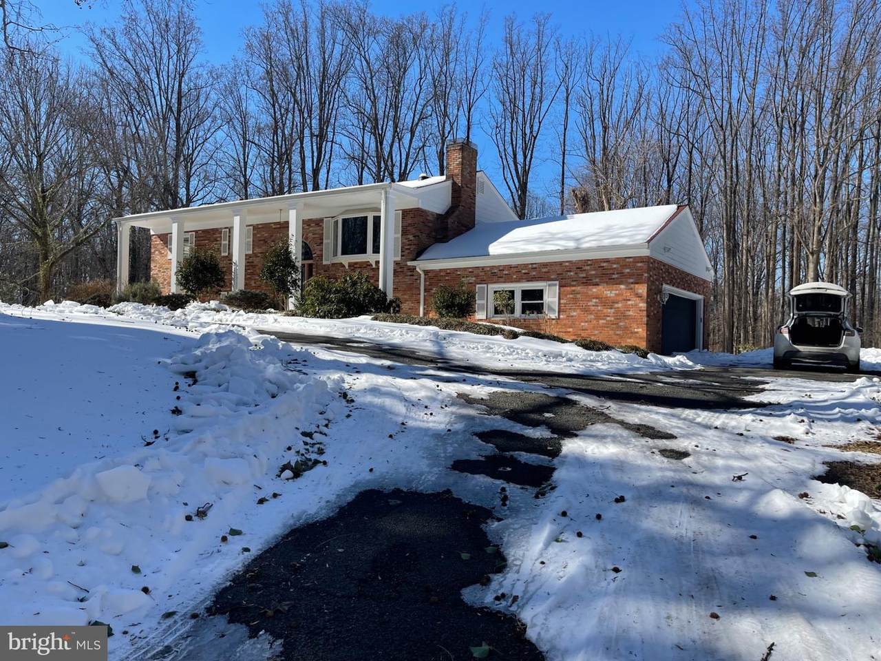 5300 Summit Drive - Photo 1