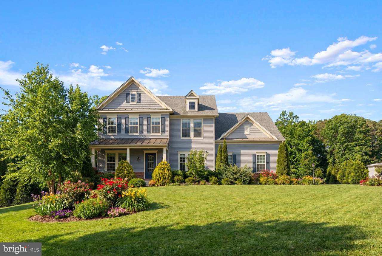 40 Edgewater Drive - Photo 1