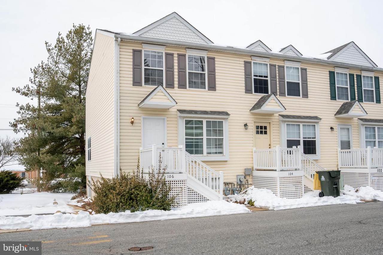 106 Gateway Drive - Photo 1