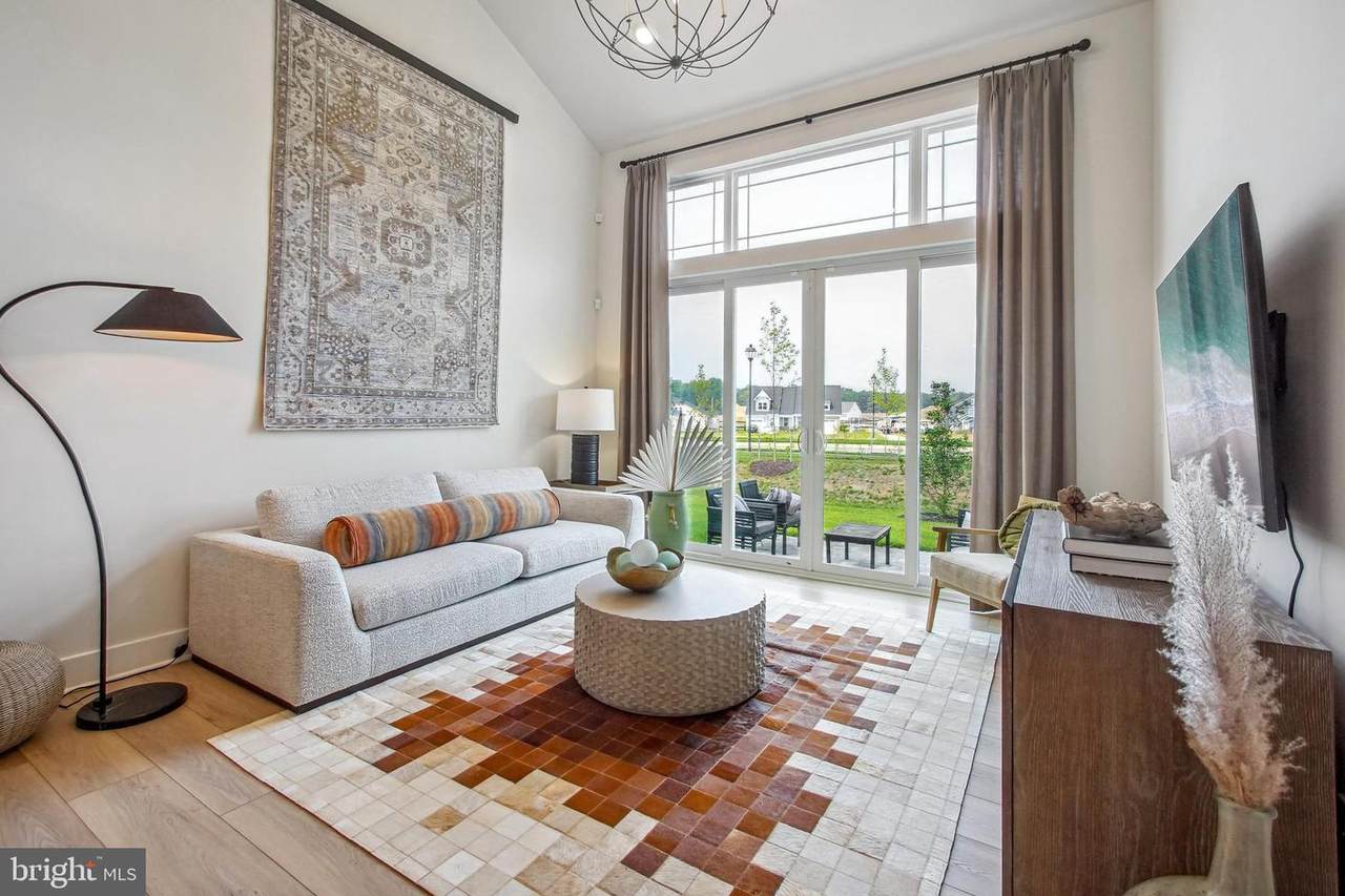 182 Kelly Way - Photo 1