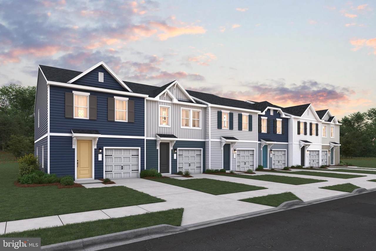 237 Clement Loop - Photo 1