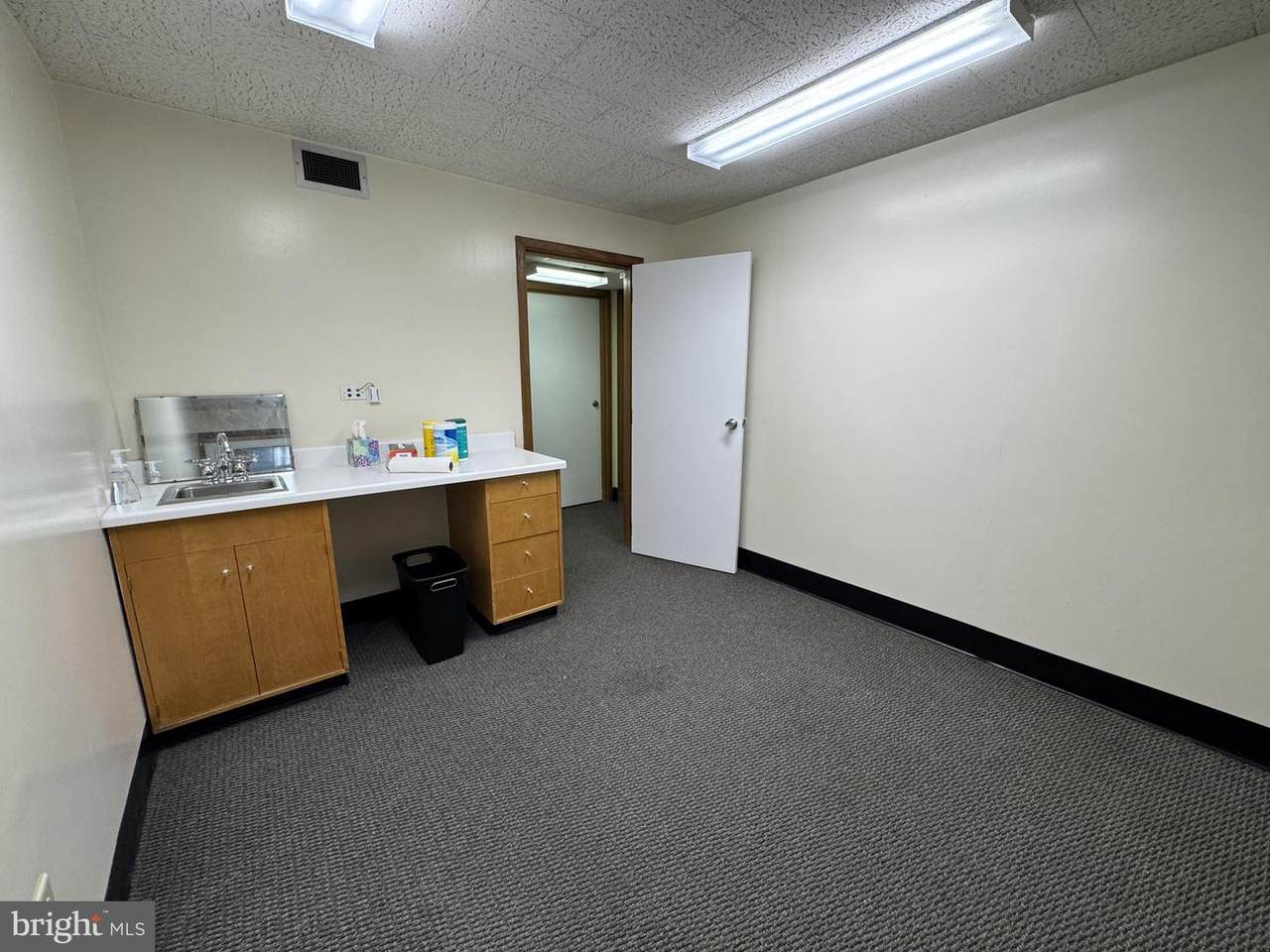 https://bt-photos.global.ssl.fastly.net/brightmls/1280_boomver_1_804517004708-2.jpg