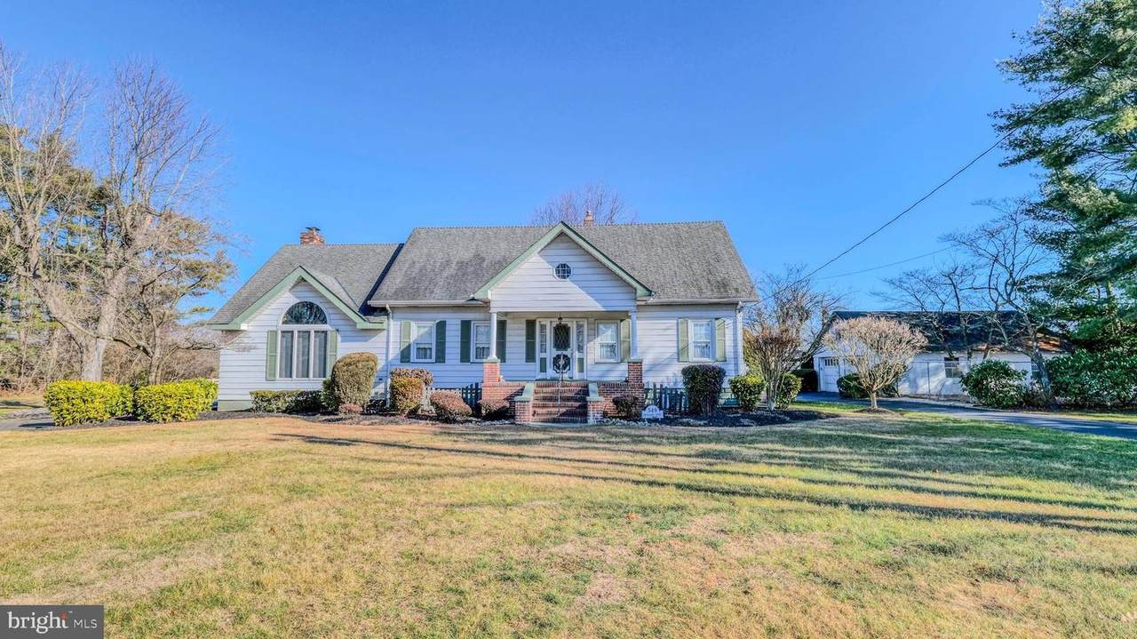 549 Tuckahoe - Photo 1