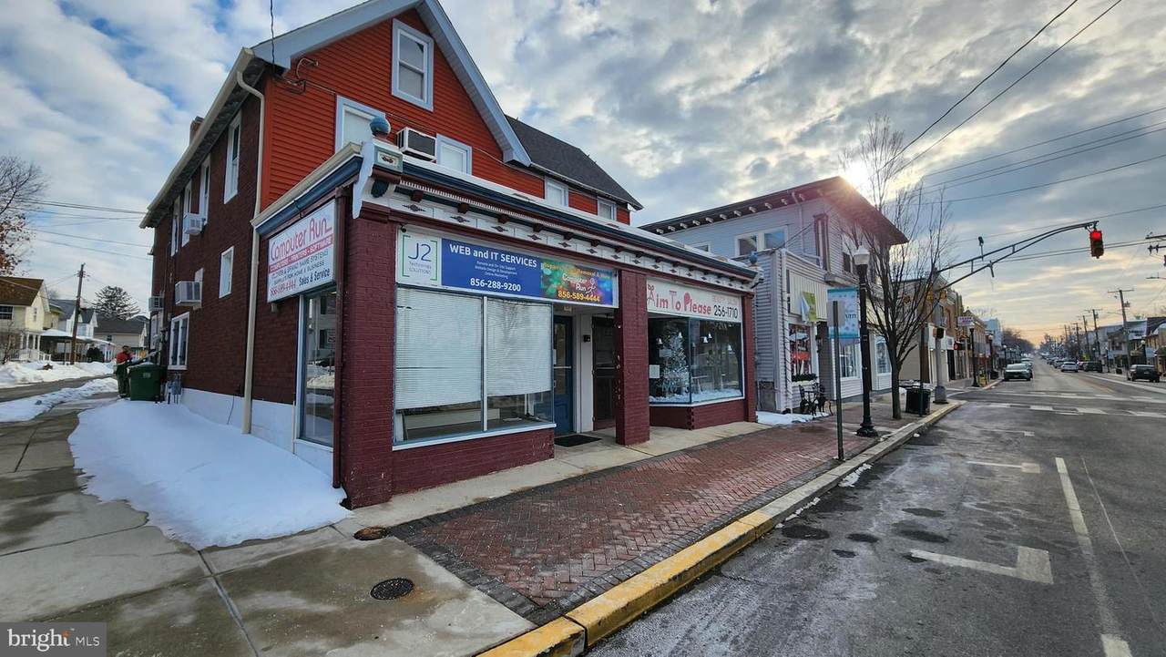 7-11 Broadway - Photo 1