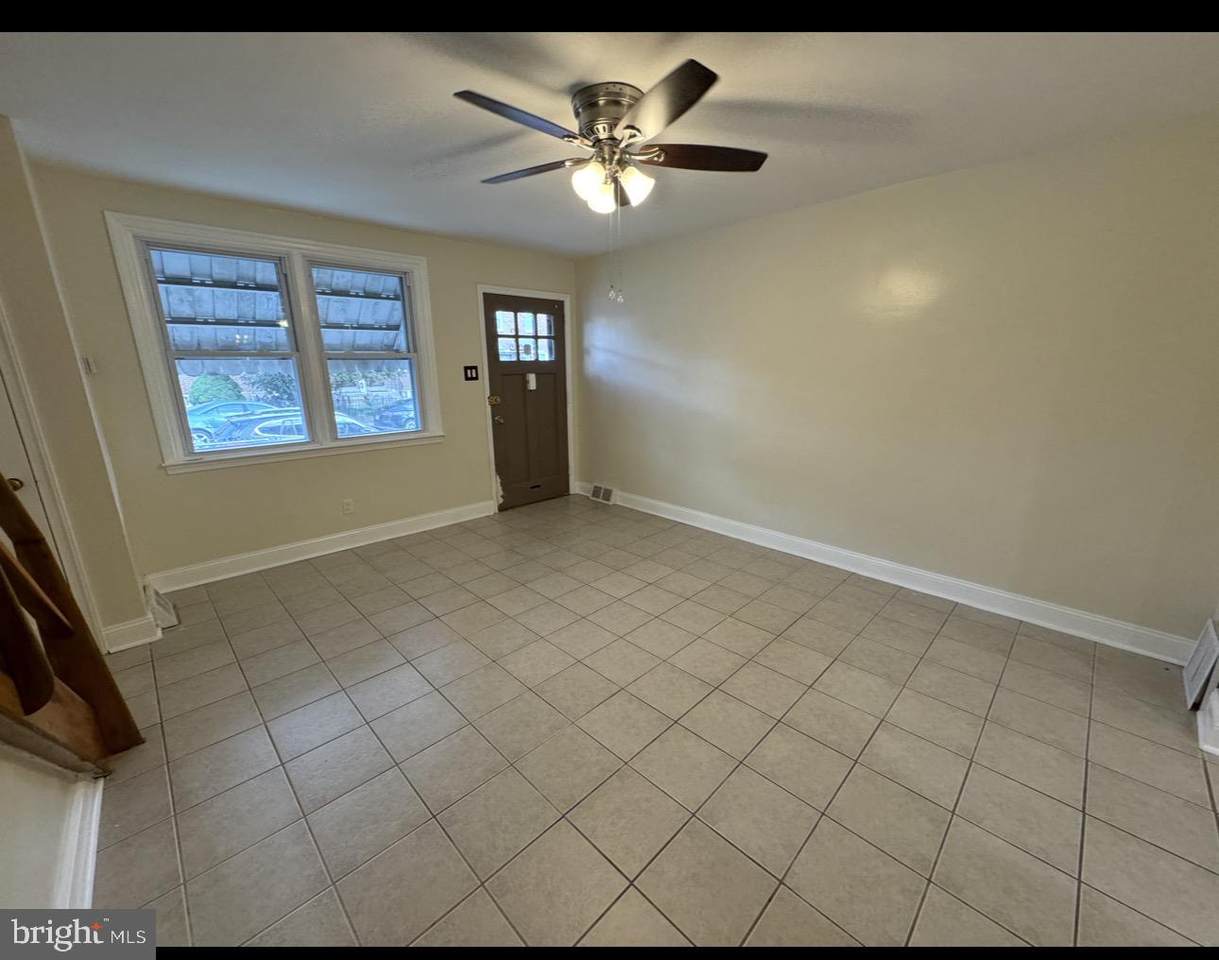 4560 Tampa St - Photo 1