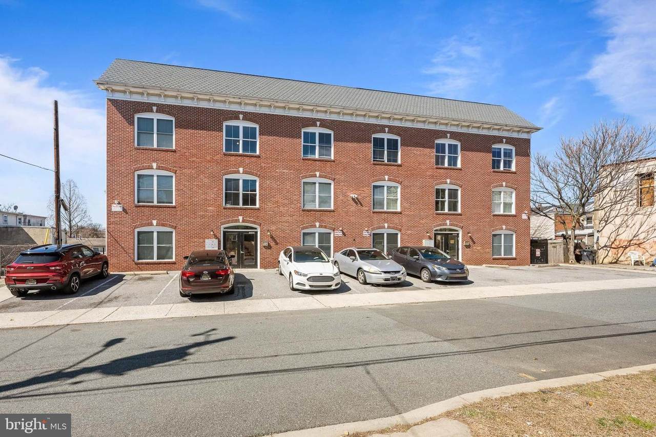 711 Windsor Street - Photo 1