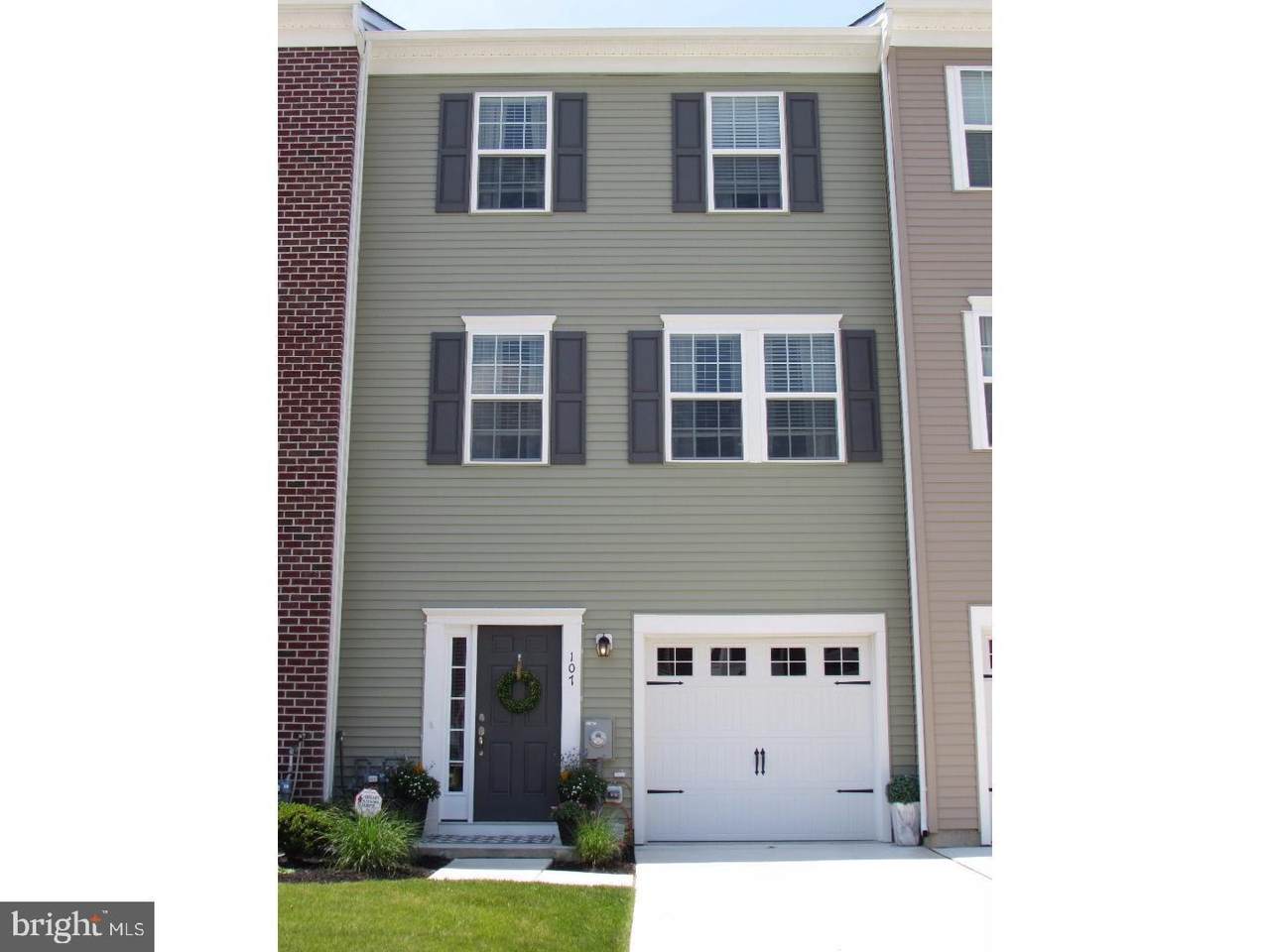 107 Winterberry Way - Photo 1