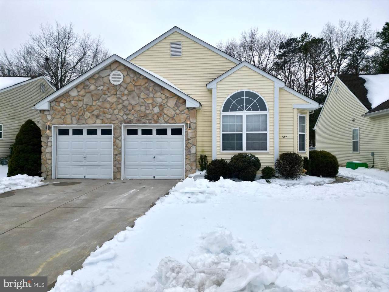 507 Doral Drive - Photo 1