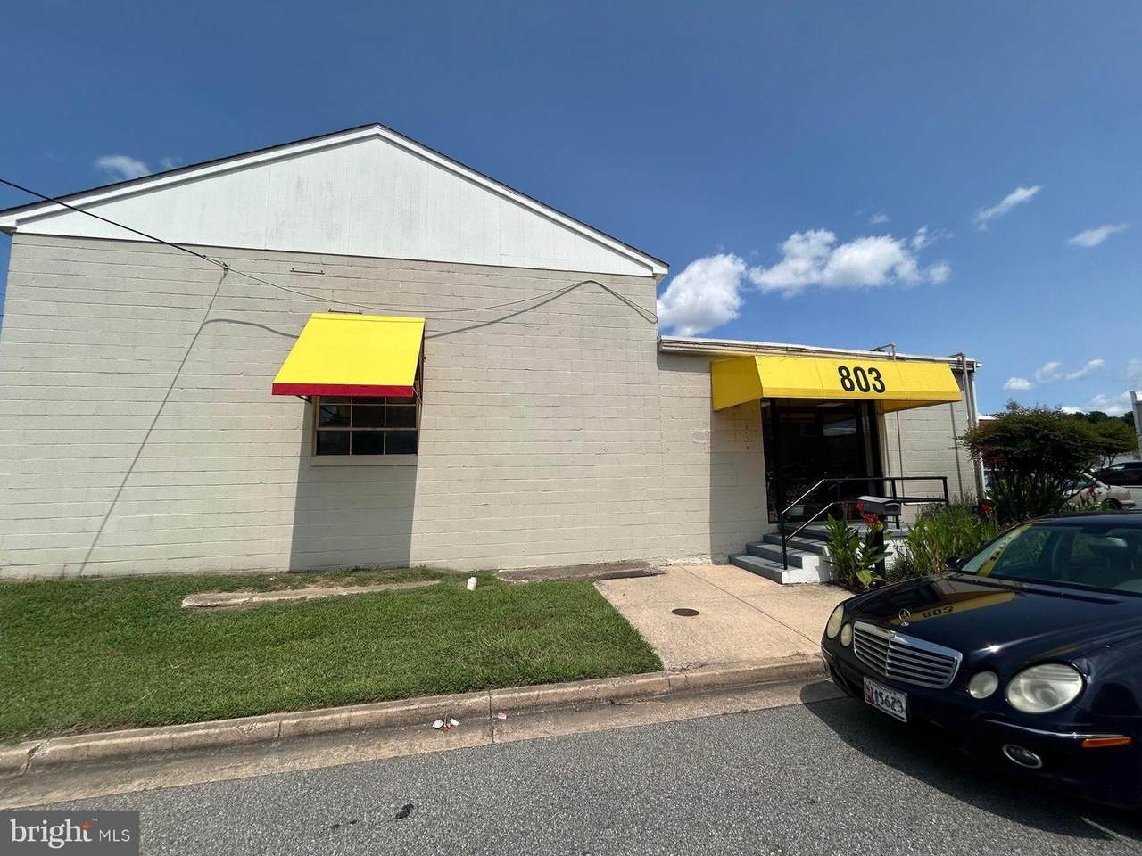  803A LOMAX Street - Photo 1