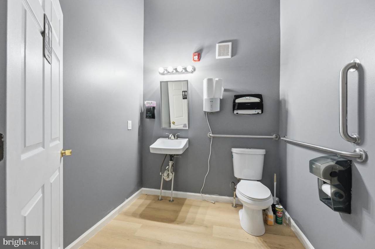 https://bt-photos.global.ssl.fastly.net/brightmls/1280_boomver_1_804522574168-2.jpg