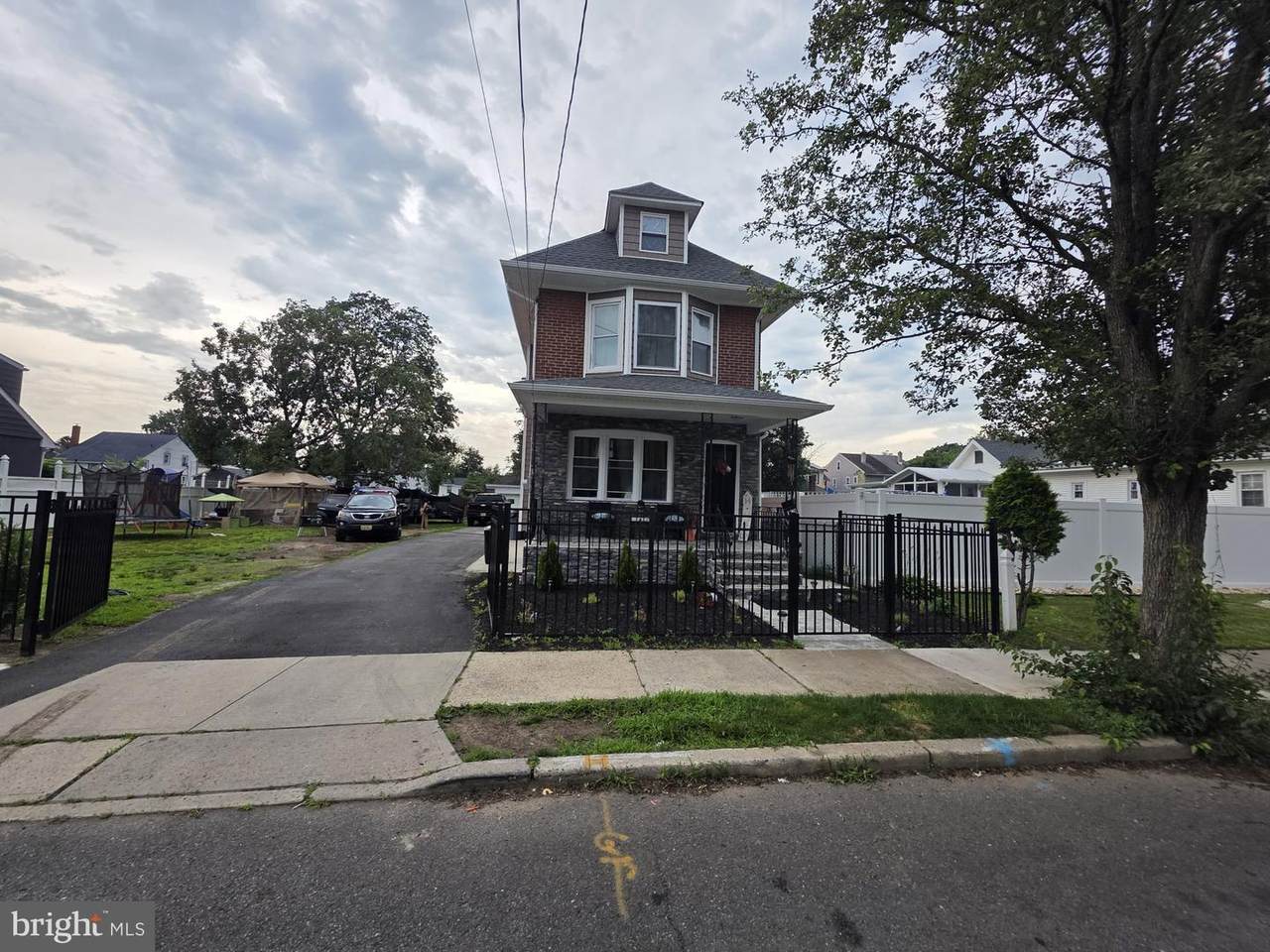 759 Norway Avenue - Photo 1