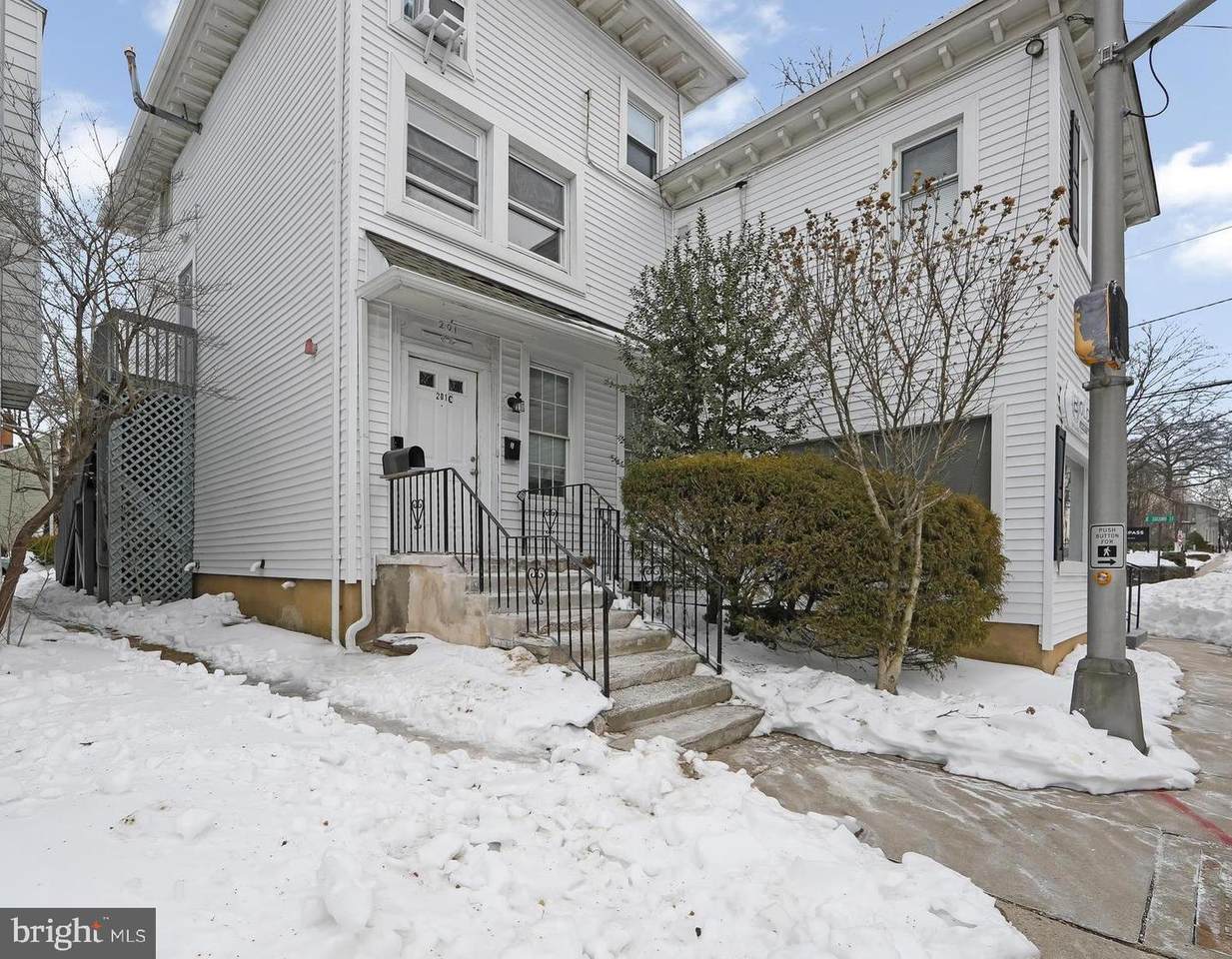 201 Chester Avenue - Photo 1