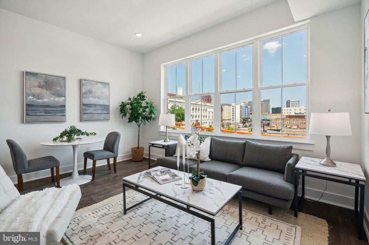 813 Broad Street - Photo 1