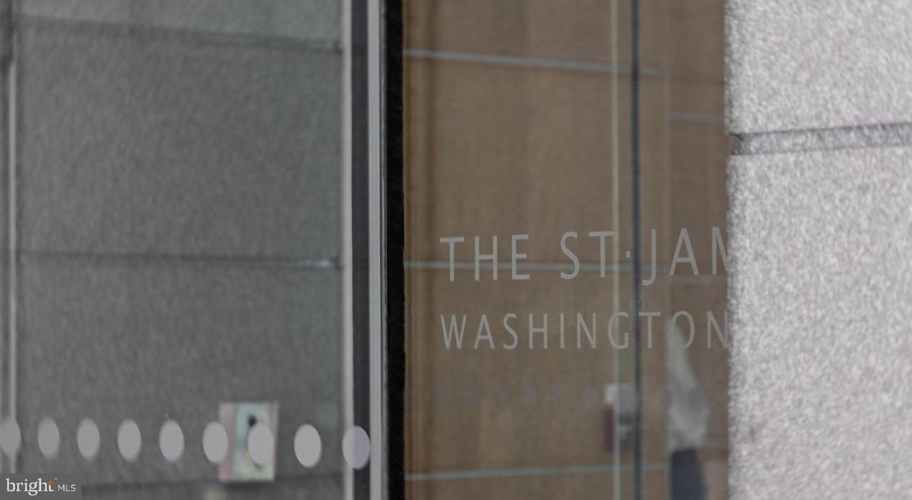 206 Washington Square - Photo 1