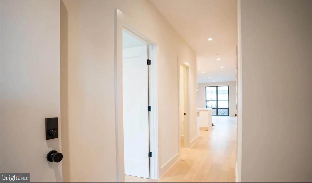 https://bt-photos.global.ssl.fastly.net/brightmls/1280_boomver_1_804525215502-2.jpg