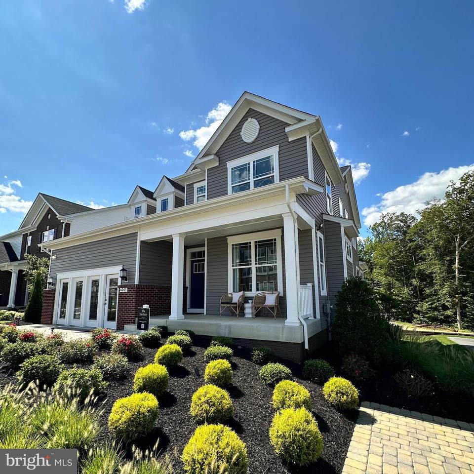 5404 Newport Circle - Photo 1