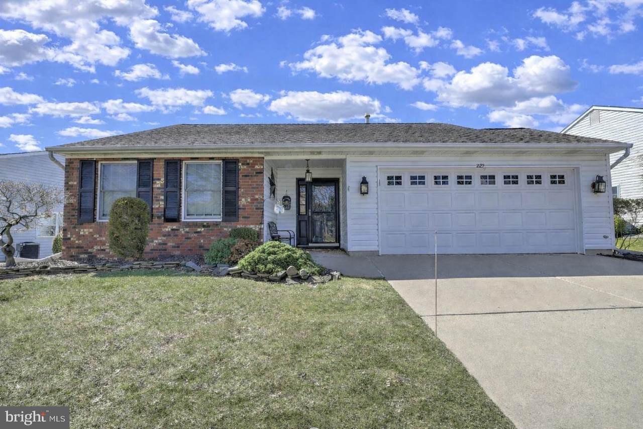 225 Wagon Wheel Lane - Photo 1