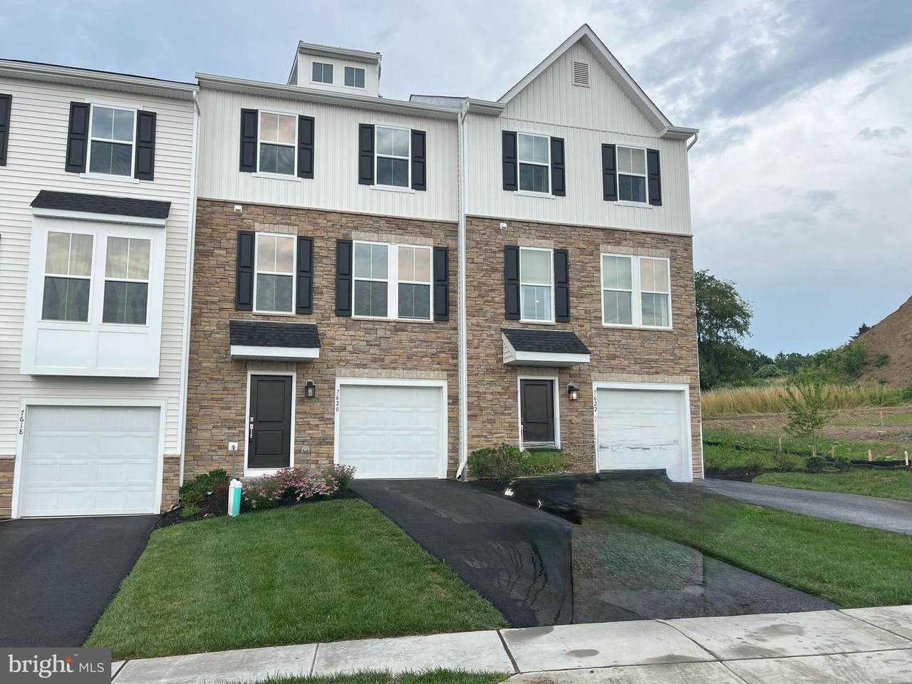 7620 Clayton Avenue - Photo 1