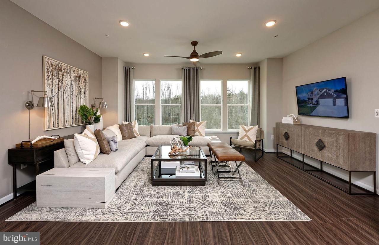 171 Waterleaf Drive - Photo 1