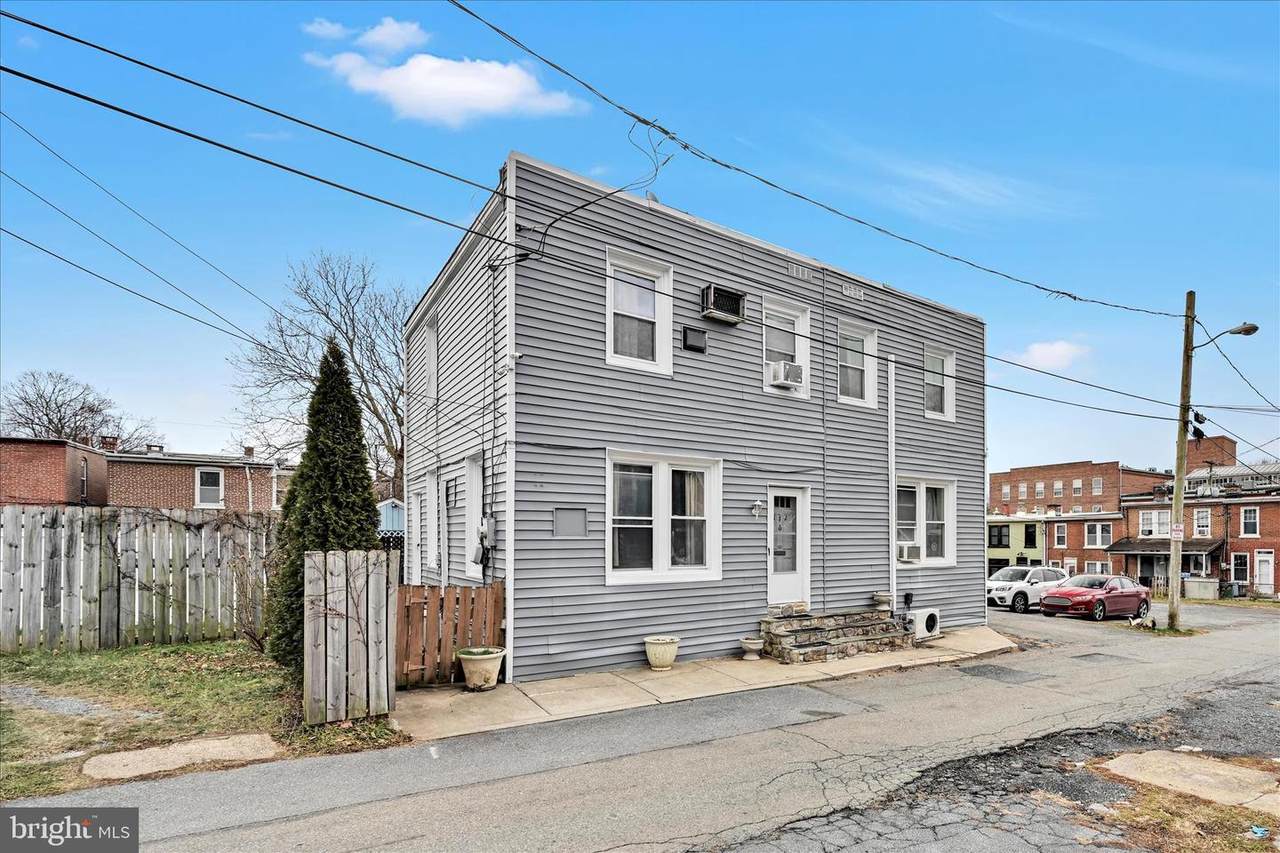 132 Reo Avenue - Photo 1