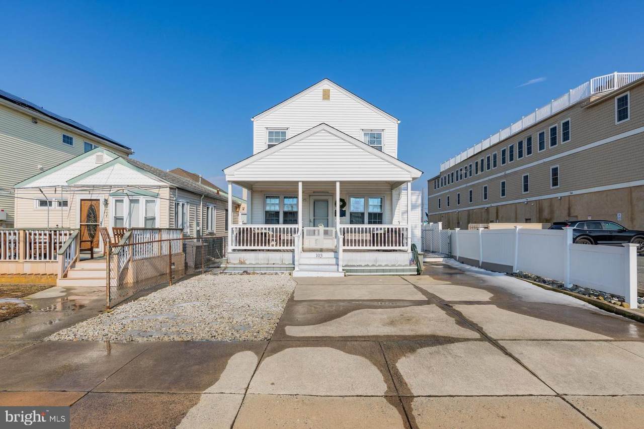 103 7TH Avenue - Photo 1