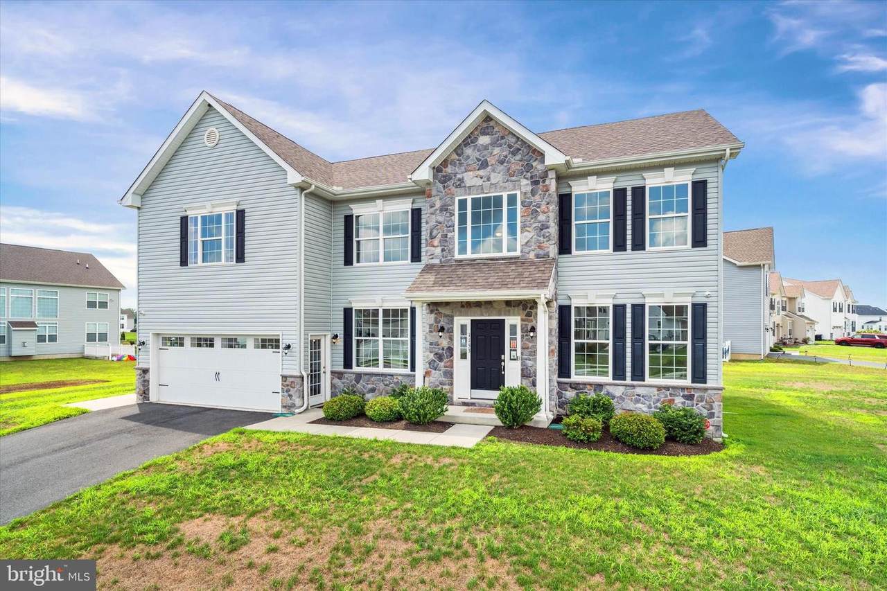 2 Summit Drive - Photo 1