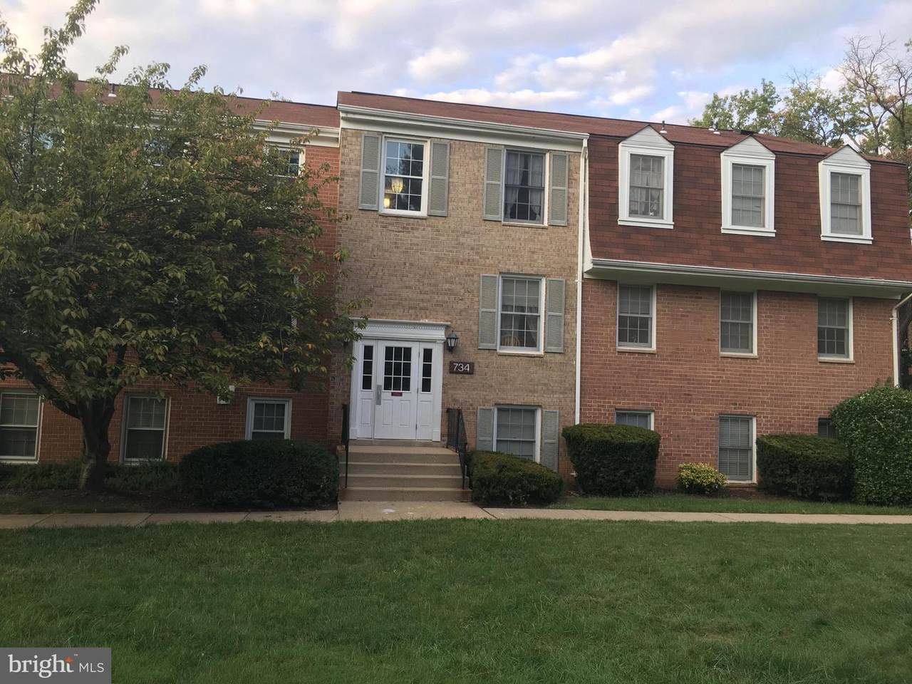 734 Quince Orchard Boulevard - Photo 1