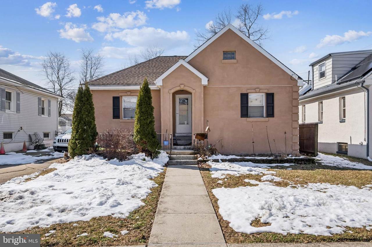 206 Maple Avenue - Photo 1