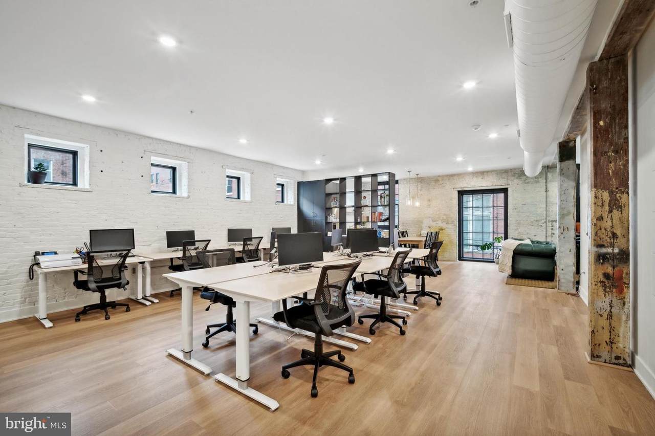 https://bt-photos.global.ssl.fastly.net/brightmls/1280_boomver_1_804539697808-2.jpg
