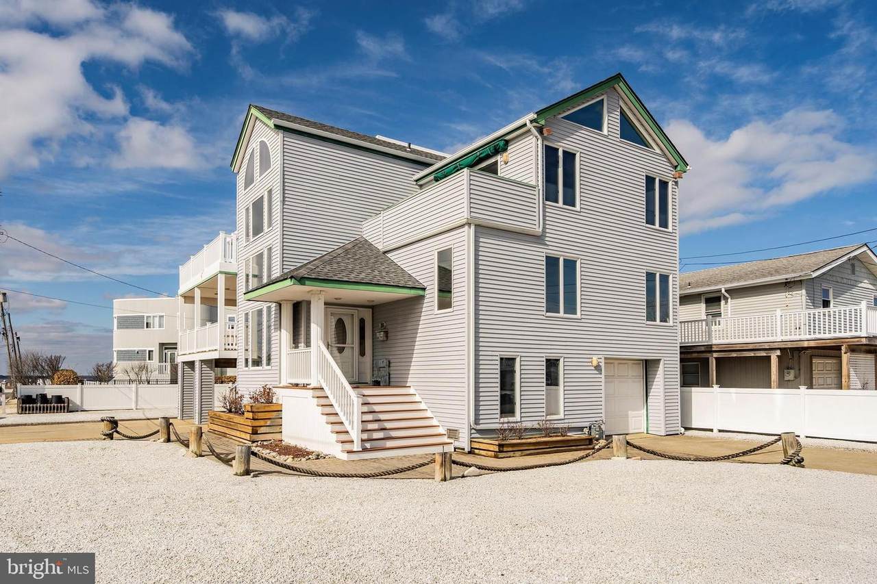 307 13TH Street - Photo 1