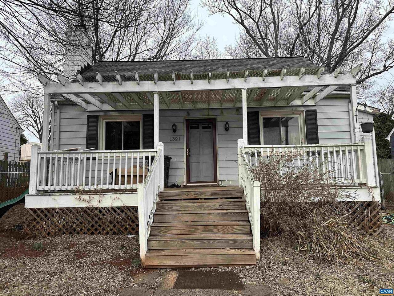1321 Willow Dr - Photo 1
