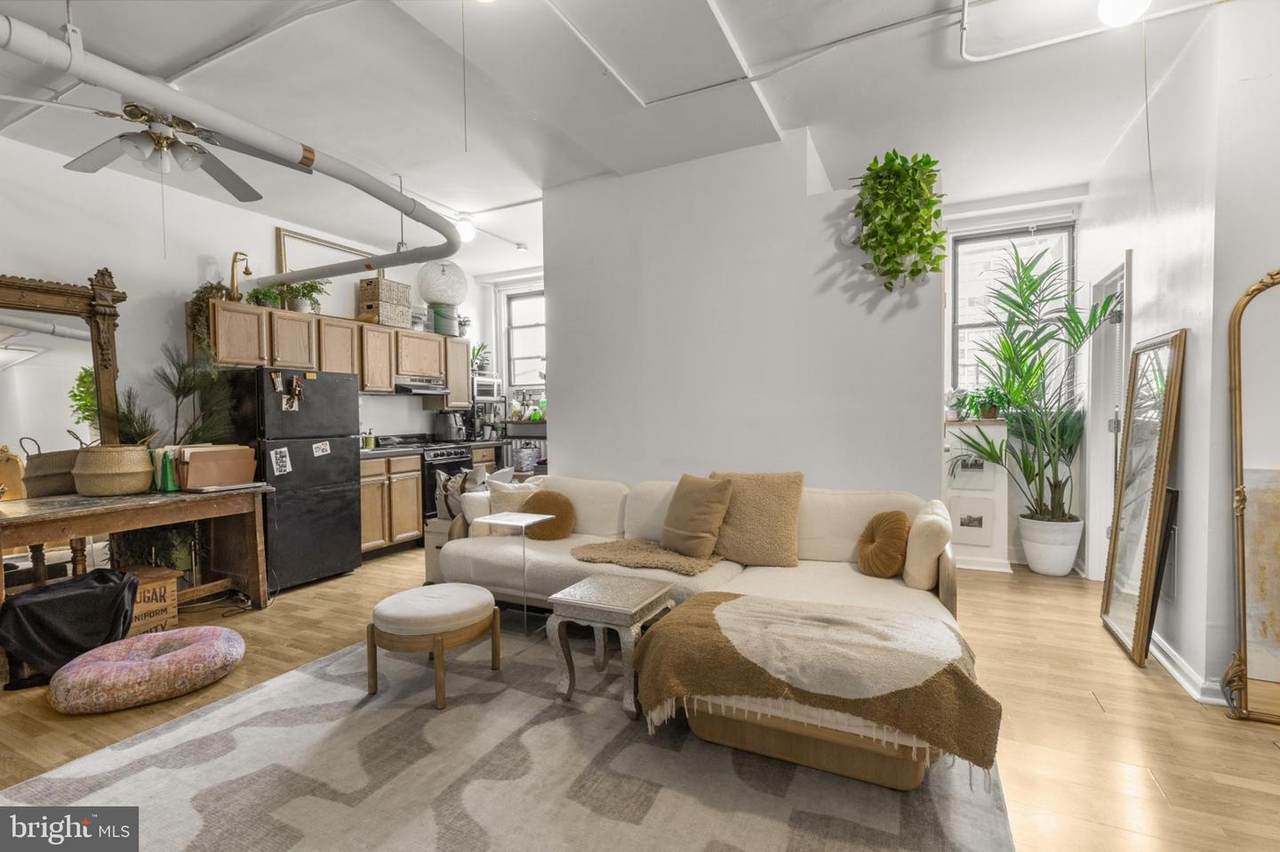 1324 Locust Street - Photo 1