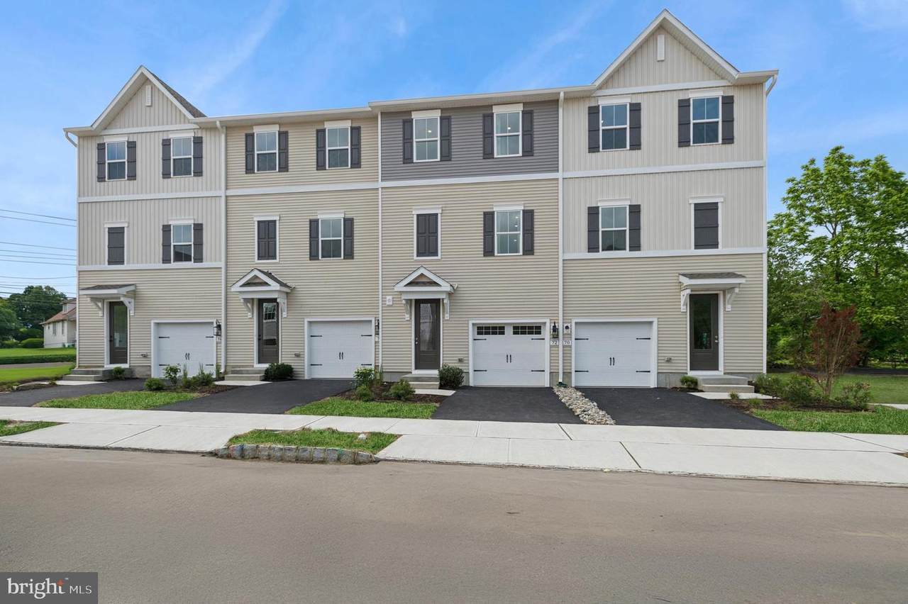 55 Silverbell Avenue - Photo 1