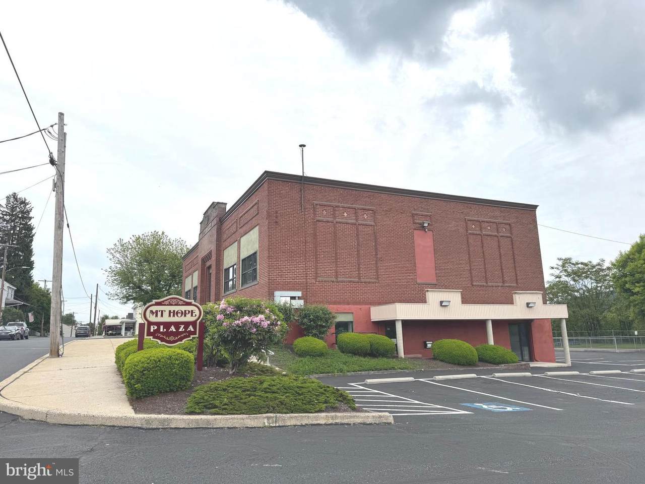 1515 Mount Hope Avenue - Photo 1